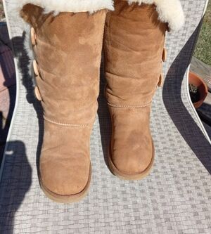 UGG 7 Womens Button Up Boots